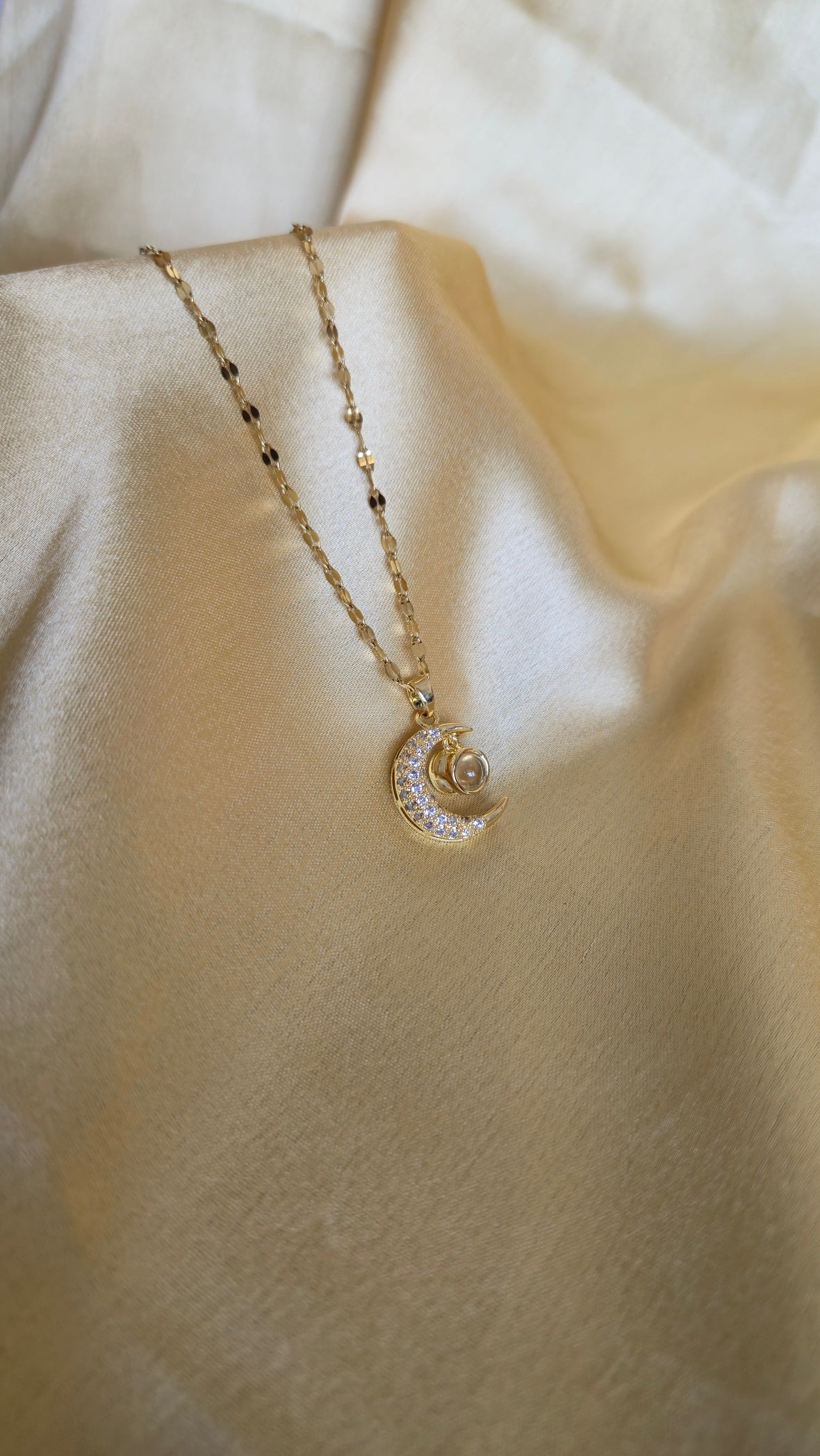 Luna Pearl Pendant