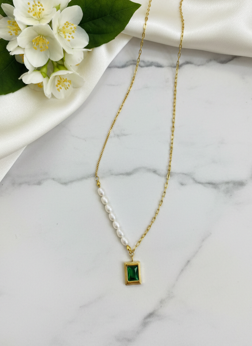 Emerald Glow Beads Pendant Necklace