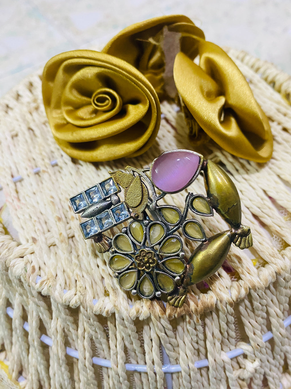 Dual Tone Floral Ring with Stone – A Statement of Grace and Strength