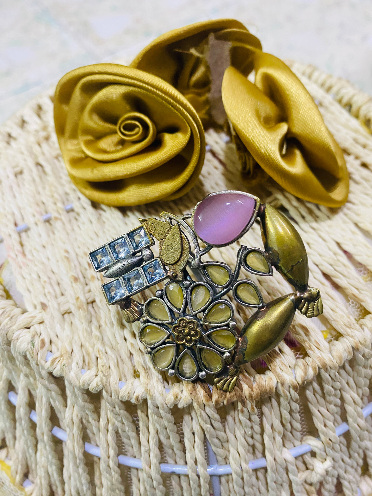 Dual Tone Floral Ring with Stone – A Statement of Grace and Strength
