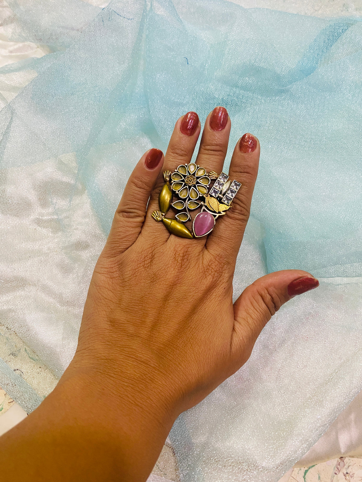 Dual Tone Floral Ring with Stone – A Statement of Grace and Strength